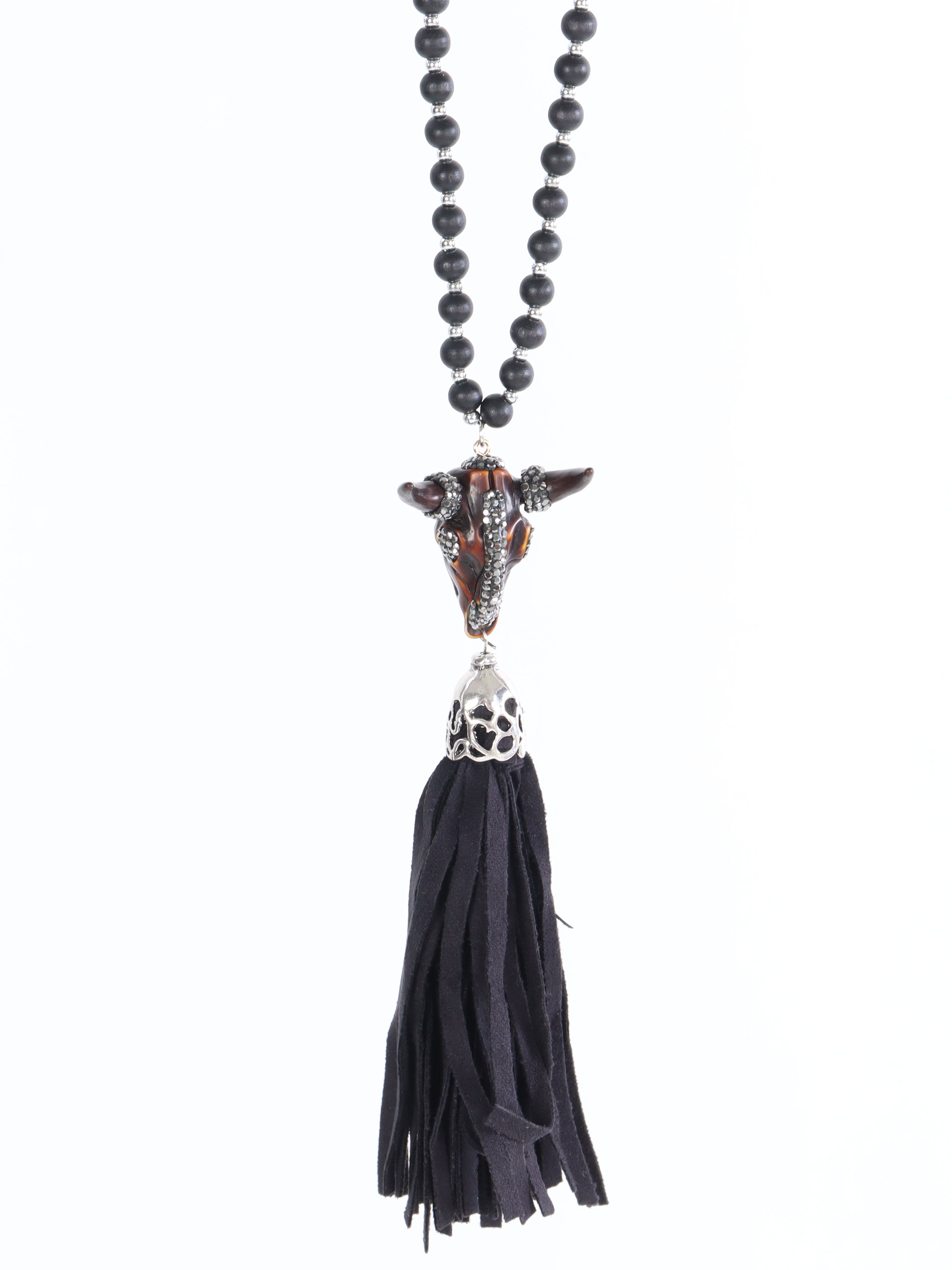 Dora - Svart kedja med buffel och tofs